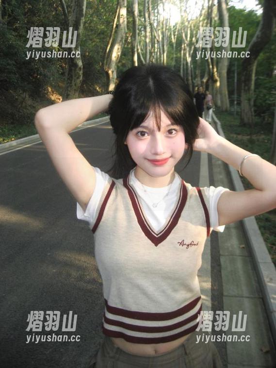 17 想要追踪最新娱乐八卦?别忘了“www.17”传送门哦!