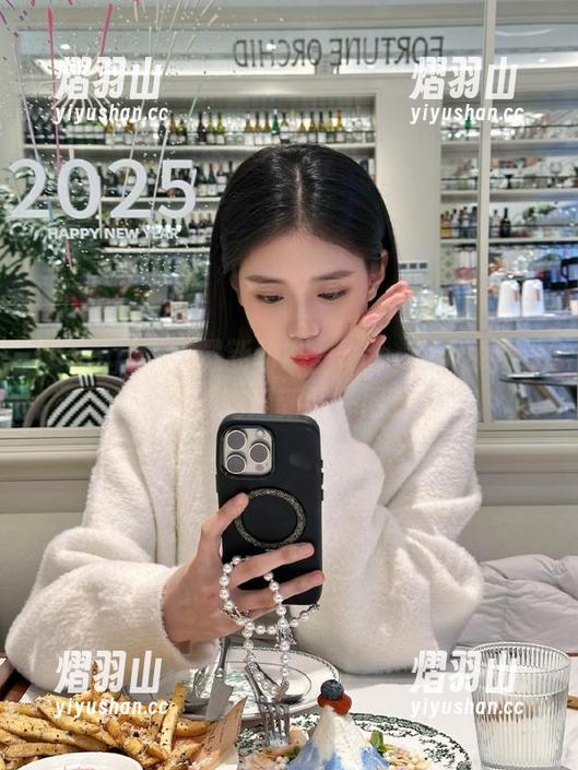 51cg 关注最新动态,51cgfun免费链接在此,吃瓜新闻一网打尽!