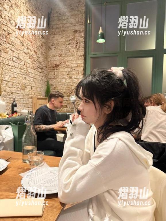 92吃瓜网 今日吃瓜在92吃瓜网中心,网页导航引导你游走于八卦的海洋!