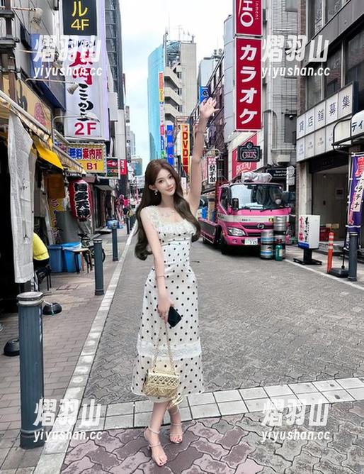 下载最新版本www51网站，畅游吃瓜天地，乐在其中！