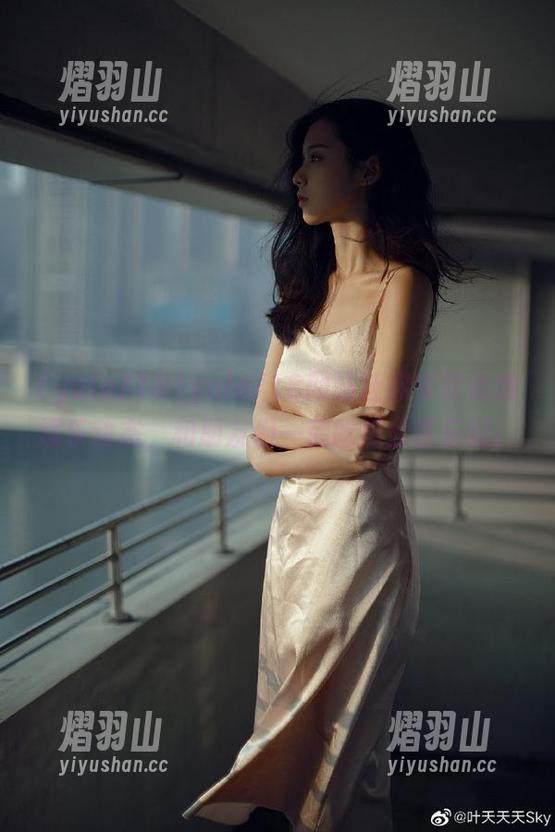 yule718 yule718网站让你实时追踪娱乐动态,和朋友们一起吃瓜分享乐趣!