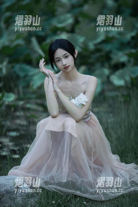 一起吃瓜 入口大揭秘:一起吃瓜网蘑菇让你轻松获取热门吃瓜资讯!