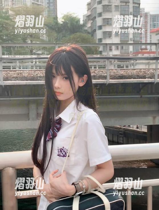 www.51吃瓜网重磅更新：邀请你分享最新八卦，一起追赶娱乐界的风向标！