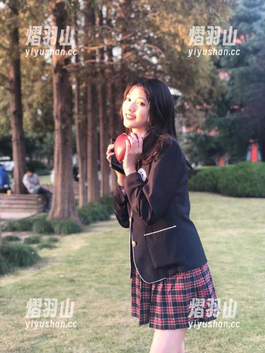 在“黑料在线”上打卡，查看最离谱的黑料新闻，赶紧访问网址吧！
