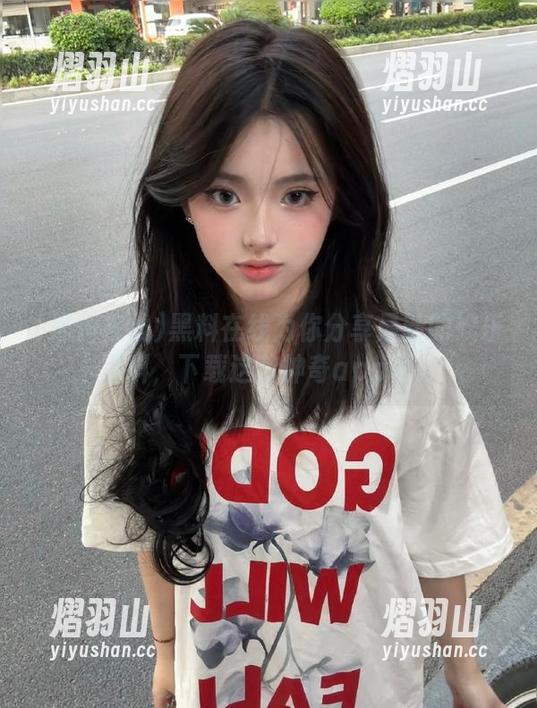 黑料在线 黑料在线为你分享最新的娱乐黑料,下载这款神奇app吧!
