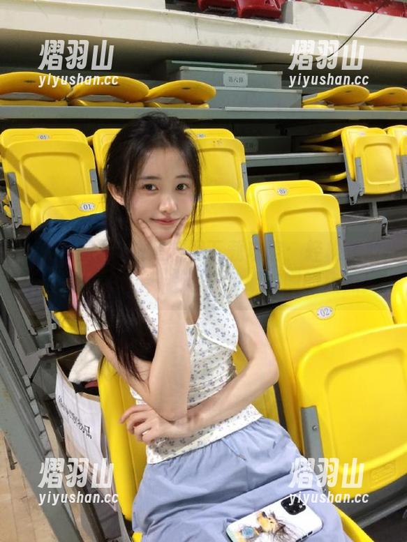 黑料网 最新黑料网下载攻略:轻松获取所有吃瓜信息,让你成为朋友圈的焦点!