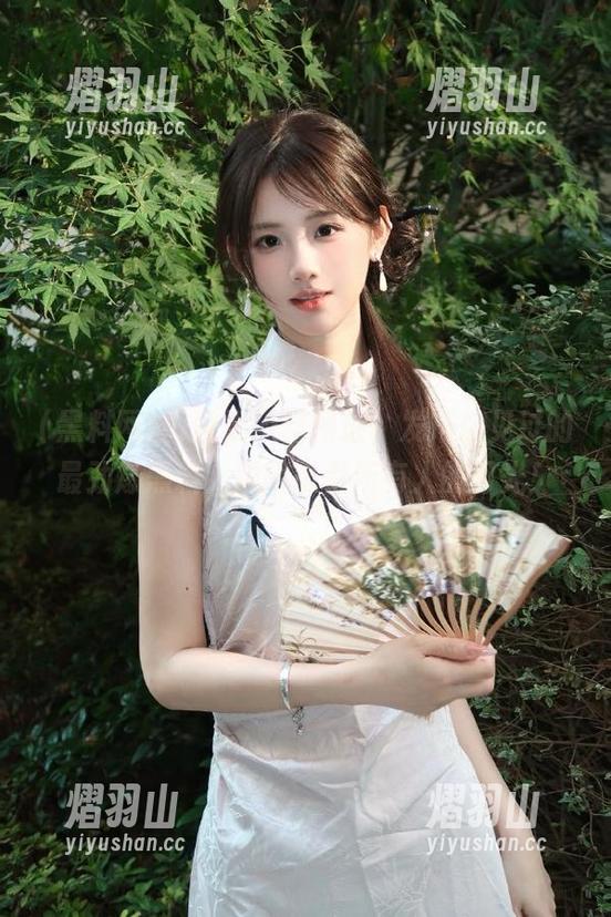 登录黑料网址，发布你见过的最劲爆黑料，瞬间吸引所有人的目光！