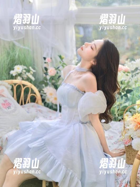 爱吃瓜的少女们，快来“黑料老司机”查阅新消息，链接在这里呦！